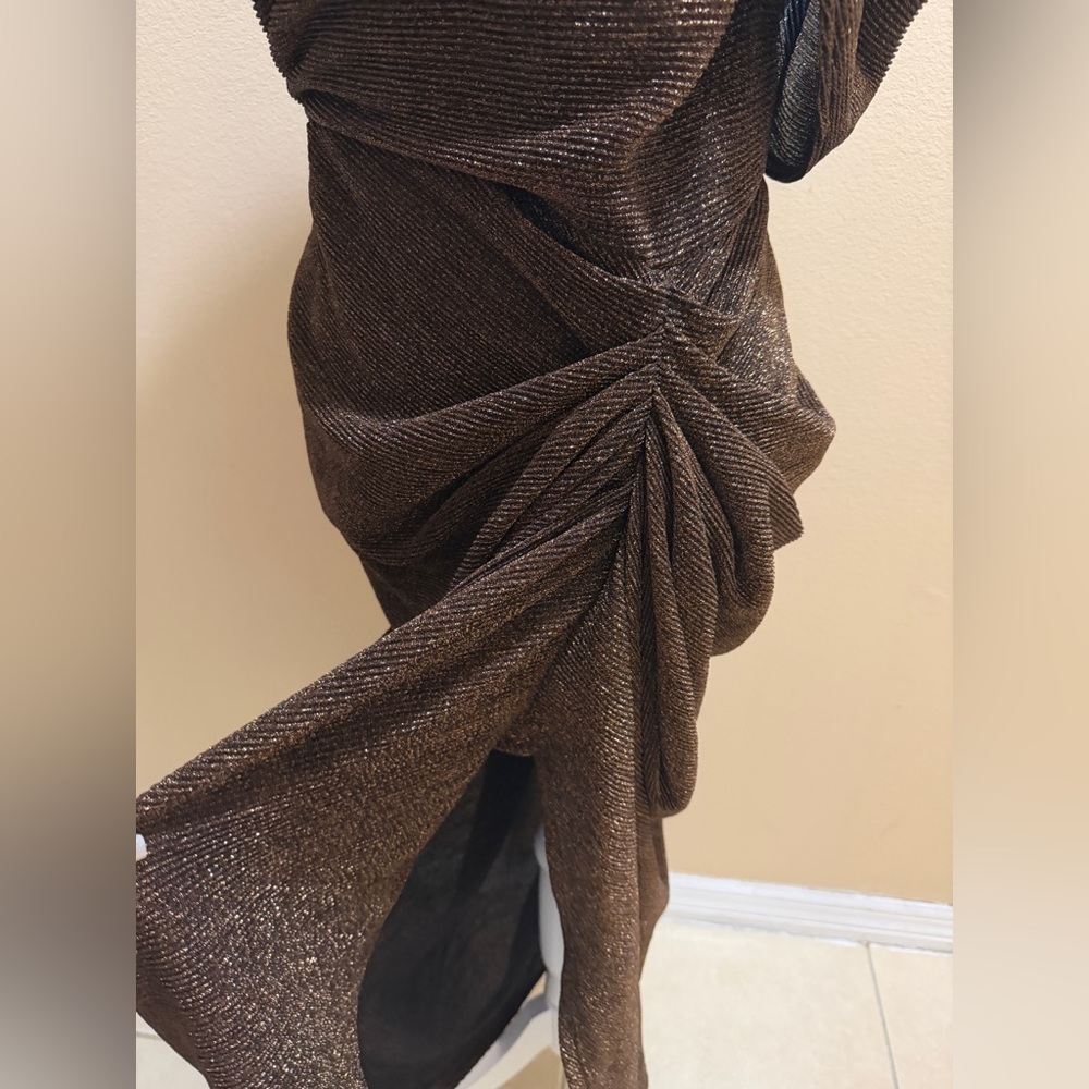 PRETTY LITTLE THING CHOCOLATE GLITTER PLISSE CUT OUT ONE SHOULDER DRAPED DRESS 8 - Picture 6 of 14